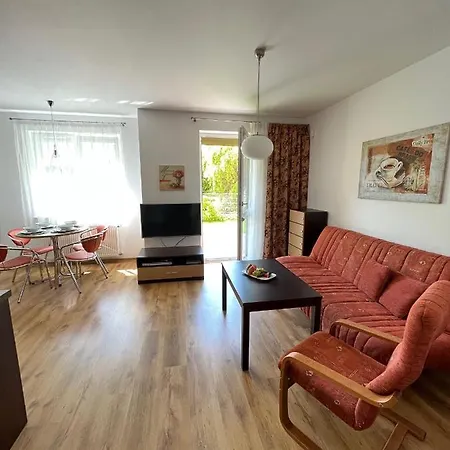 Apartament Z Garazem I Ogrodem Kolobrzeg Exterior photo